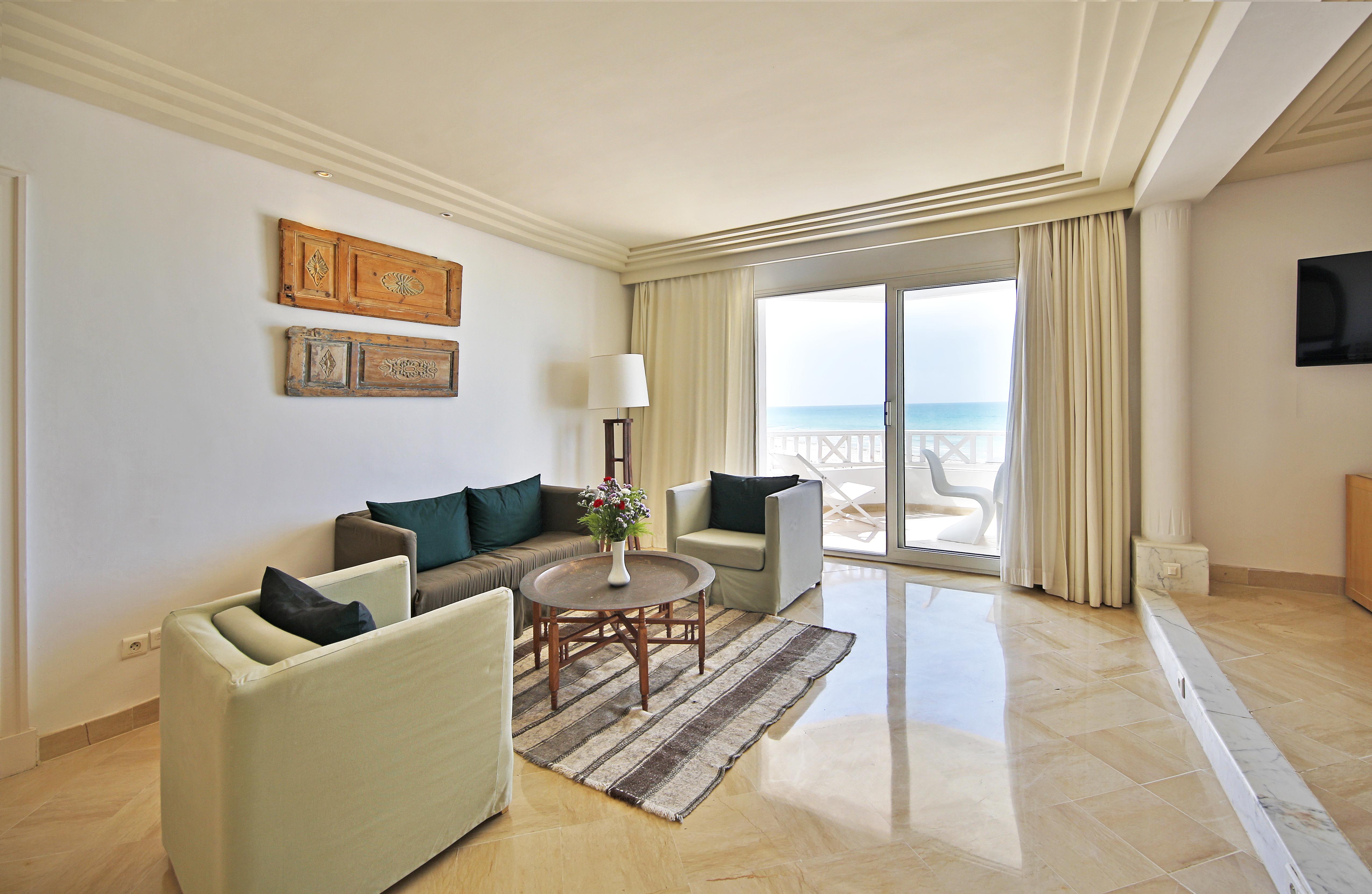 Radisson Blu Palace Resort & Thalasso, Djerba Mezraia Dış mekan fotoğraf A living room at the resort