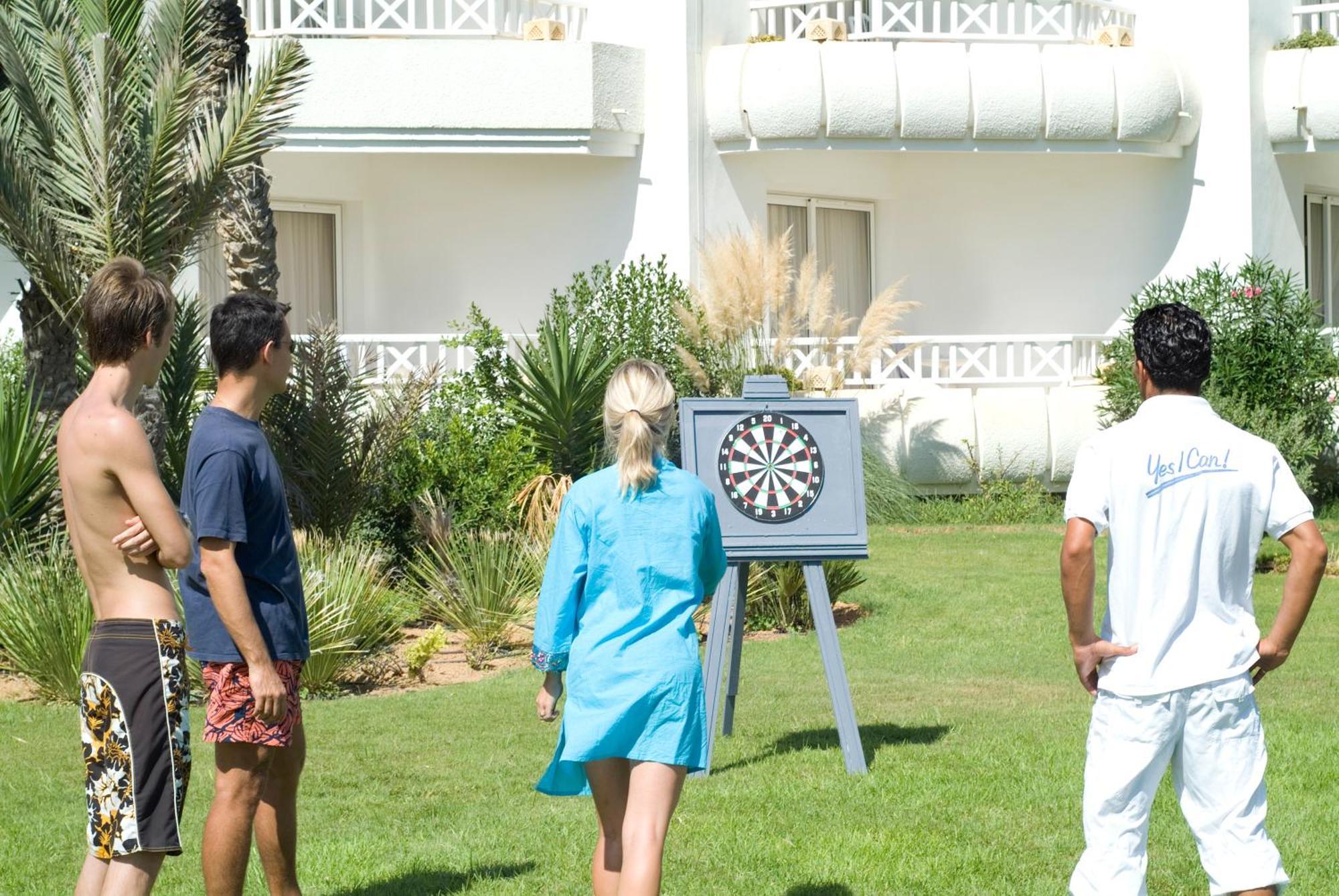 Radisson Blu Palace Resort & Thalasso, Djerba Mezraia Dış mekan fotoğraf Outdoor dartboard