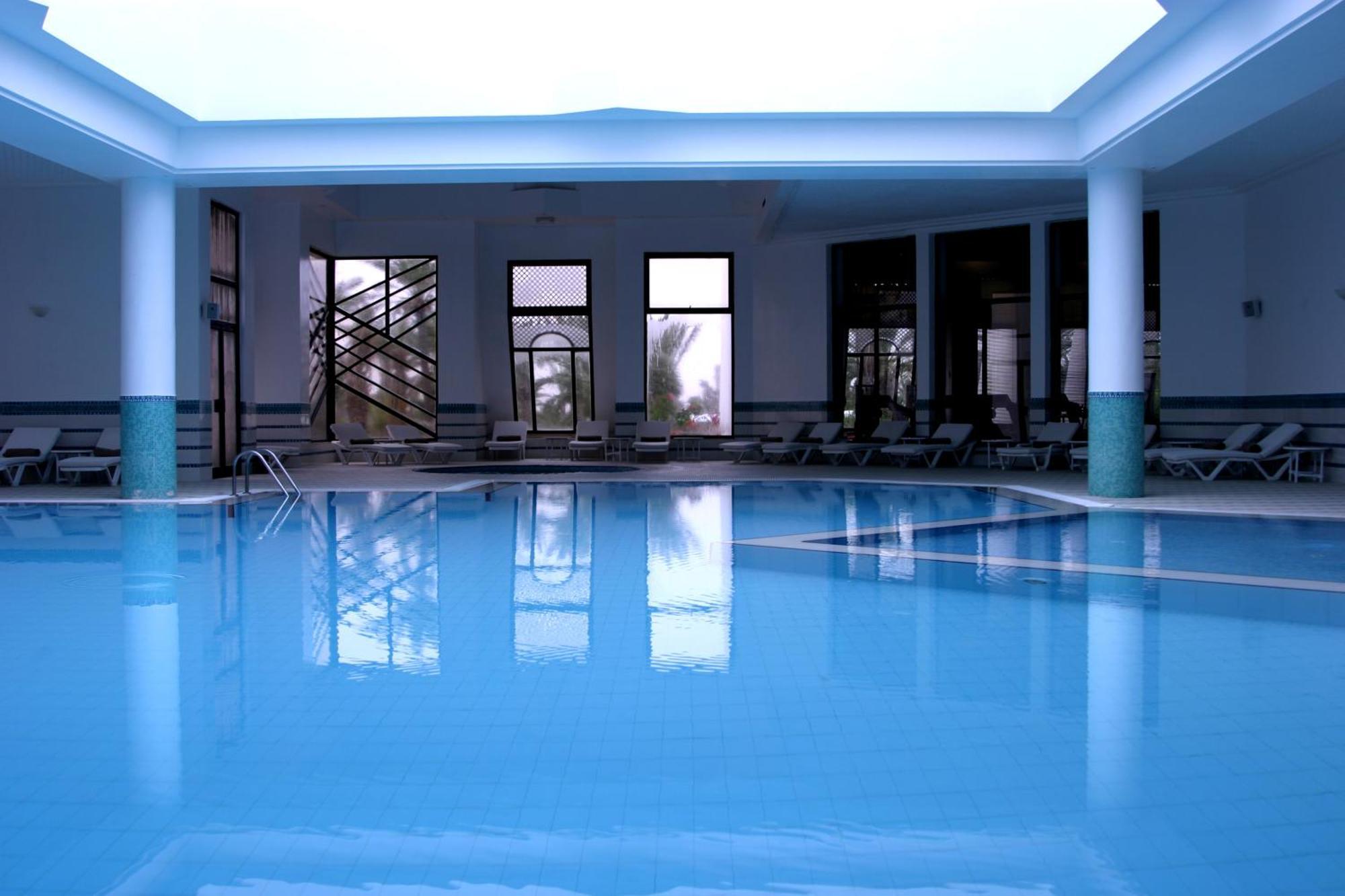 Radisson Blu Palace Resort & Thalasso, Djerba Mezraia Dış mekan fotoğraf Indoor swimming pool